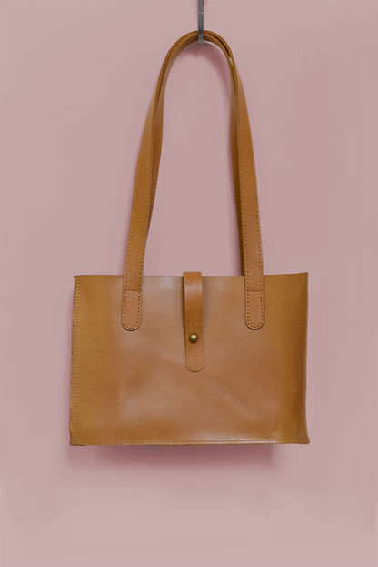 LESS THAN PERFECT - Convertible Midsized Handbag